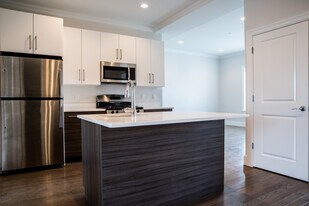 15 Harvard Ter, Unit 16 in Boston, MA - Building Photo