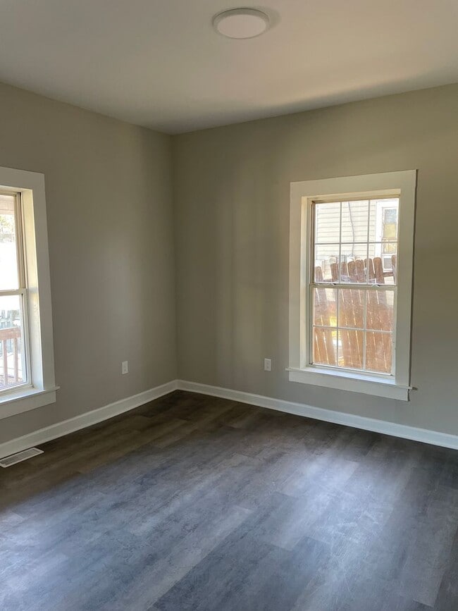 628 Goldfloss St in Winston-Salem, NC - Foto de edificio - Building Photo