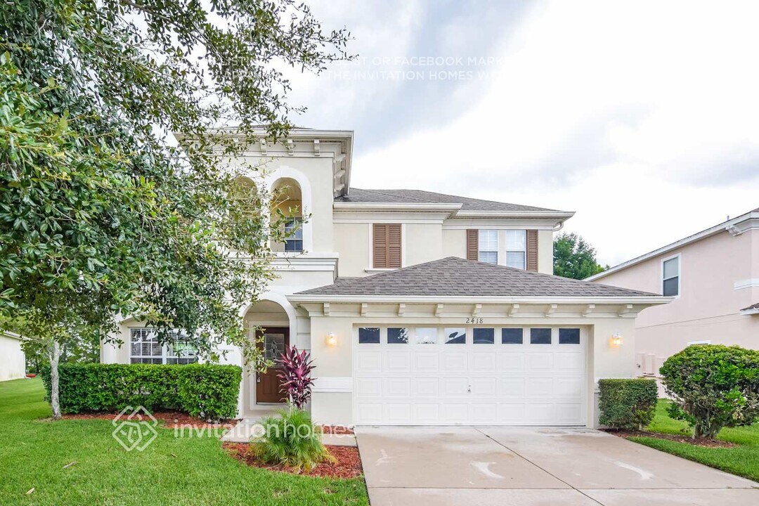 2418 Winnipeg Dr in Lakeland, FL - Building Photo