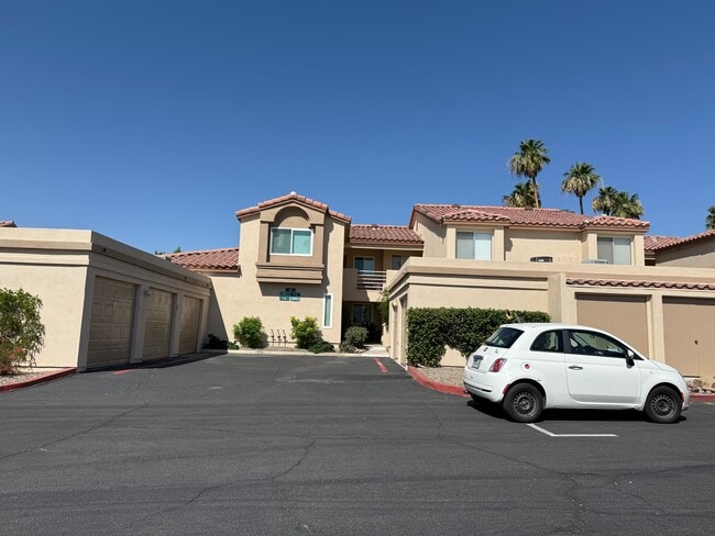 78395 Terra Cotta Ct, Unit 307 in La Quinta, CA - Building Photo - Building Photo