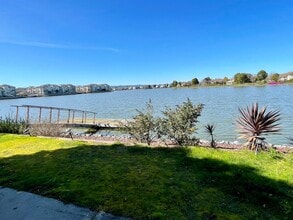 509 Breakwater Dr in Redwood City, CA - Building Photo - Building Photo