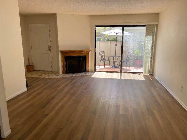 9111 Lemona Ave in Los Angeles, CA - Building Photo - Building Photo