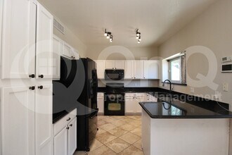 3845 W Charlotte Dr in Glendale, AZ - Foto de edificio - Building Photo