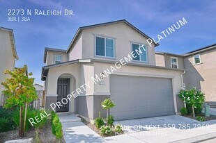 2273 N Raleigh Dr in Fresno, CA - Building Photo