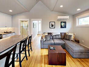 2206 Iva Ln in Austin, TX - Building Photo - Building Photo