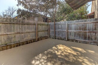 Oak Terrace in San Antonio, TX - Building Photo - Building Photo