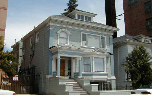 526 21st St in Oakland, CA - Building Photo