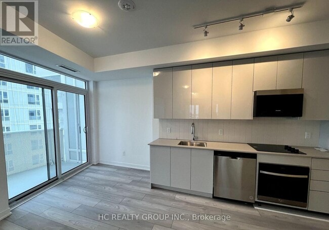 498 Caldari Rd in Vaughan, ON - Building Photo - Building Photo