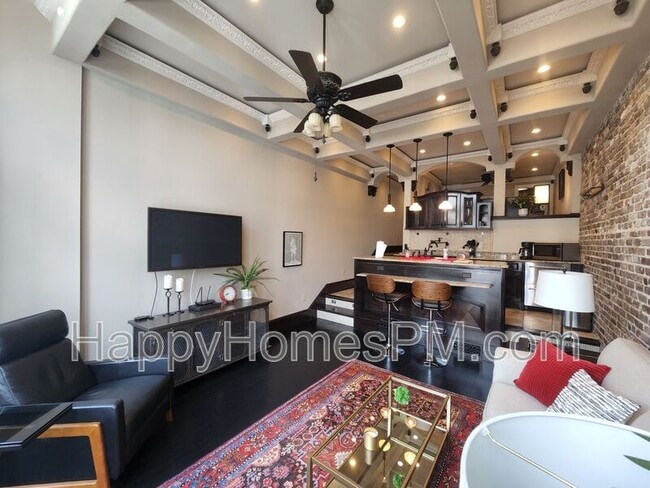 350 King St in Charleston, SC - Building Photo - Building Photo