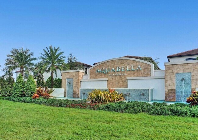 11066 W 33rd Ln in Hialeah, FL - Building Photo - Building Photo