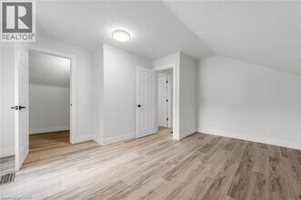 22 Stirton St in Hamilton, ON - Building Photo - Building Photo