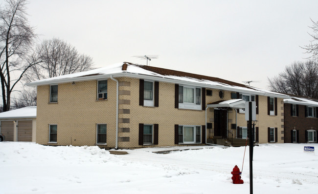 606 E 3rd St in Lockport, IL - Building Photo - Building Photo