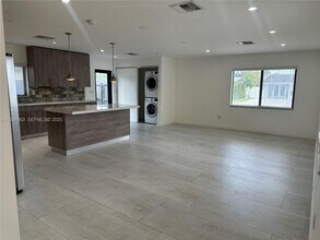 2832 SW 124th Ct in Miami, FL - Building Photo - Building Photo