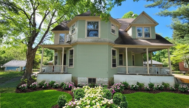 128 W Main St, Unit 126.5