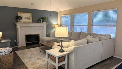1444 Mayflower Ln in Lewisville, TX - Building Photo - Building Photo