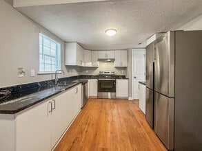 1421 Isleworth Cir in Atlanta, GA - Building Photo - Building Photo