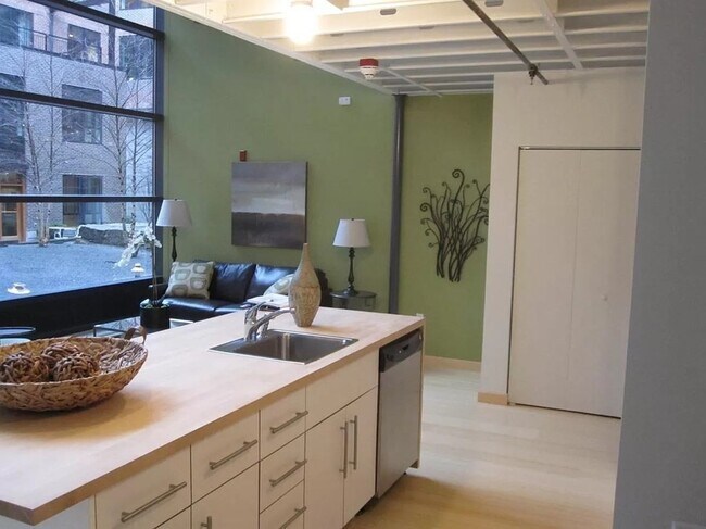 251 Heath St in Boston, MA - Building Photo - Building Photo