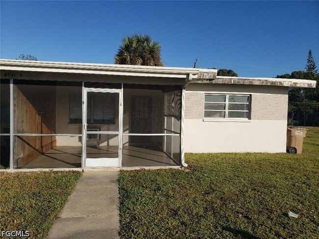 property at 4911 Coronado Pkwy