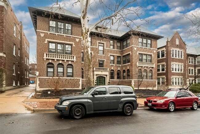 6330 S Rosebury Ave in Clayton, MO - Building Photo - Building Photo
