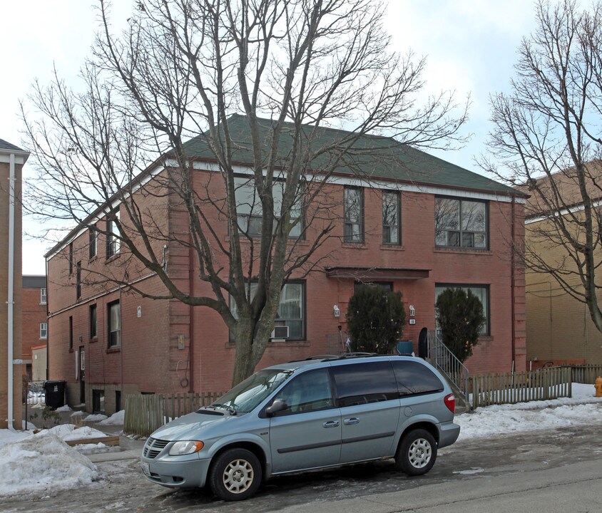 10 Norris Cres in Toronto, ON - Building Photo