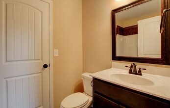 246 Fairview Ln in Clarksville, TN - Building Photo - Building Photo