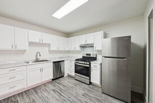 Las Casitas Apartments in Glendale, AZ - Building Photo