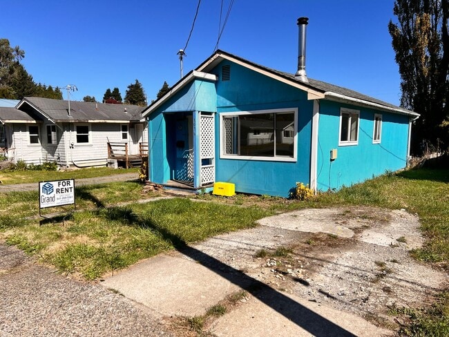 property at 1076 S 8th St