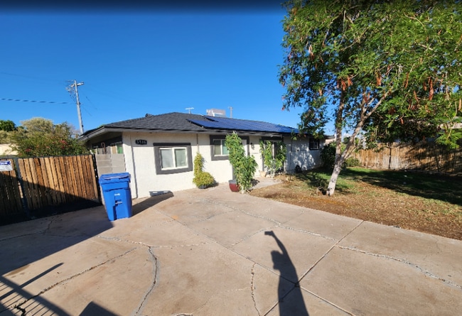 property at 3518 W Lynwood St