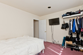 1555 N Milwaukee Ave-Unit -1555-22 in Chicago, IL - Building Photo - Building Photo