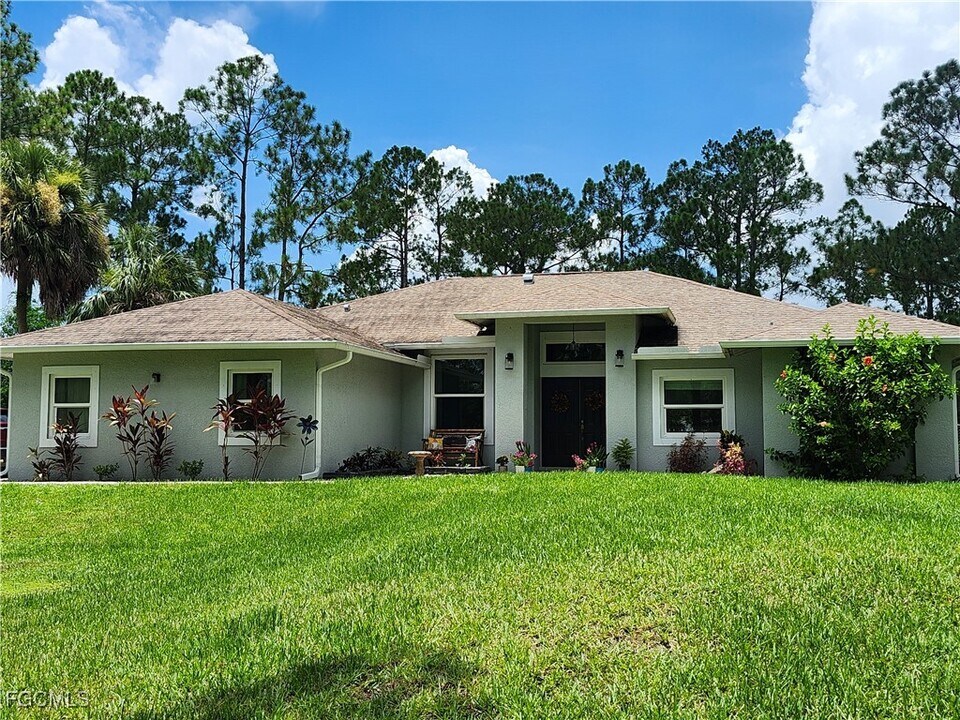 311 14th St SE in Naples, FL - Building Photo