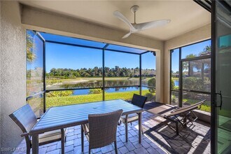 8110 Calle Canovas St in Naples, FL - Foto de edificio - Building Photo