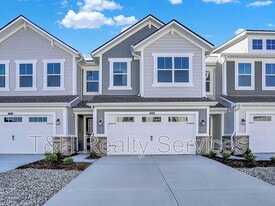 7525 Marin Pkwy in Cumberland, IN - Building Photo