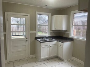 363 Hodges St in Memphis, TN - Building Photo - Building Photo