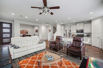 10011 Brickhouse Dr in Houston, TX - Building Photo - Building Photo