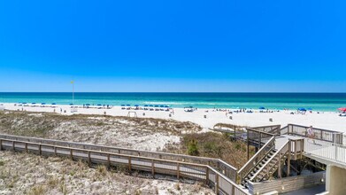 7205 Thomas Dr in Panama City Beach, FL - Building Photo - Building Photo