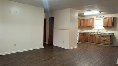 2313 Starlite Dr in Pine Bluff, AR - Building Photo - Building Photo