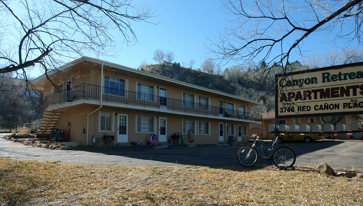 Canyon Retreat Apartments in Colorado Springs, CO - Foto de edificio