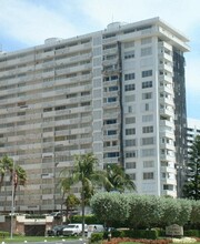 Cloister Beach Towers in Boca Raton, FL - Building Photo - Building Photo