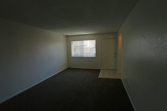 Sunset Pointe Apartments in Barstow, CA - Building Photo - Interior Photo