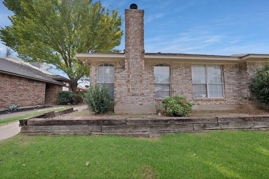 4308 Elliott Oaks Dr in Arlington, TX - Building Photo