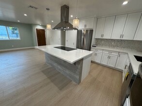 10839 Fellows Ave in Pacoima, CA - Building Photo - Building Photo