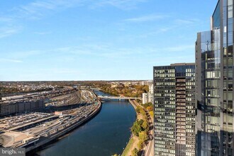 2301-2361 John F Kennedy Blvd in Philadelphia, PA - Building Photo - Building Photo