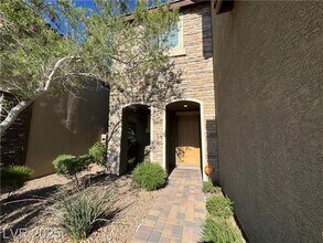 6176 Jennings Cove Ct in Las Vegas, NV - Building Photo - Building Photo