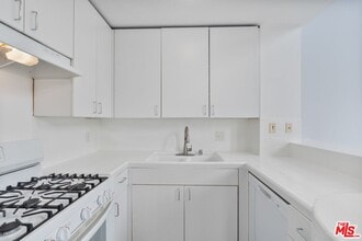 114 Fleet St in Marina Del Rey, CA - Building Photo - Building Photo