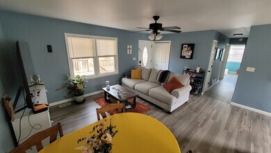 400 N Third Ave in La Grange, KY - Foto de edificio - Building Photo