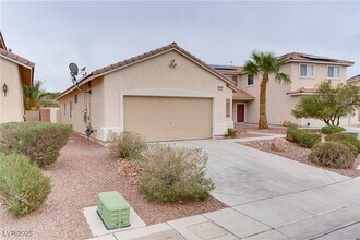 6412 N Starling Mesa St in North Las Vegas, NV - Building Photo - Building Photo