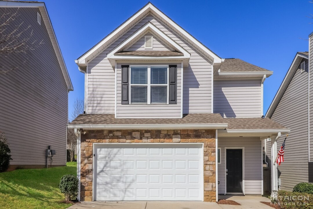15 Oakbrook Dr in Cartersville, GA - Building Photo