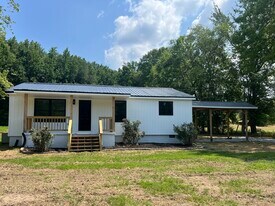 15 Stewarts Chapel Rd in Flintville, TN - Building Photo