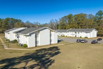 Forrester Gardens Apartments in Tuscaloosa, AL - Building Photo - Building Photo