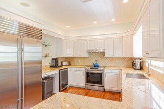 877 7th St S in Naples, FL - Building Photo - Building Photo